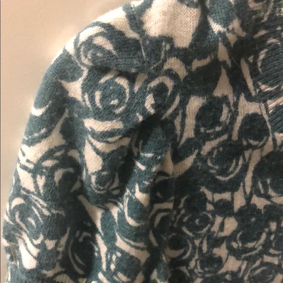 Dark turquoise rose pattered sweater - Picture 2 of 3